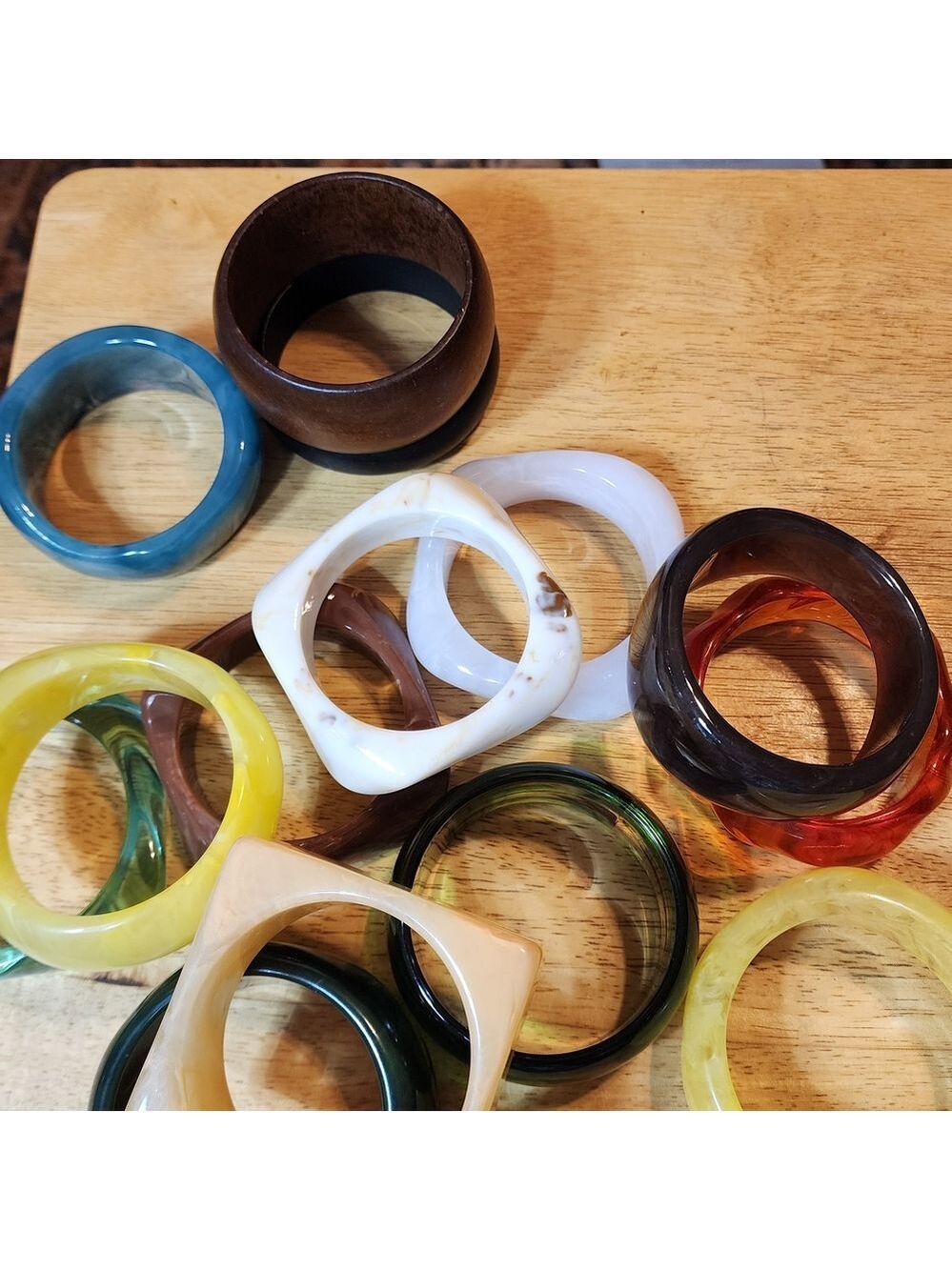 Bundle of 14 Colorful Bangles - Picture 6 of 6